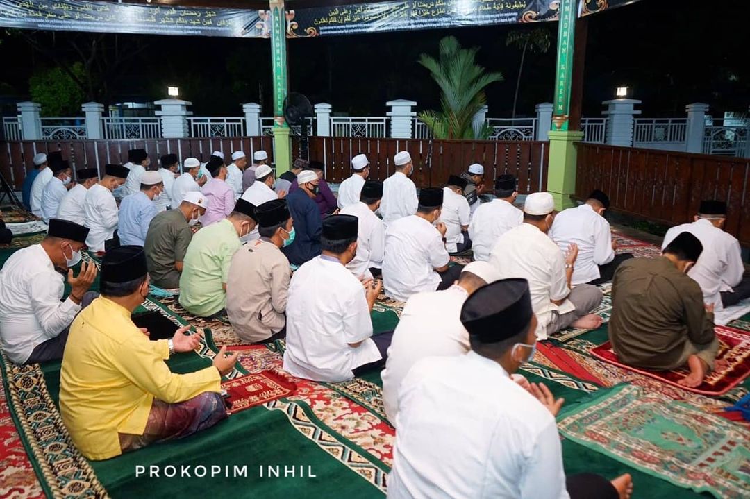 Memuliakan Bulan Suci Ramadhan Bupati Inhil HM Wardan Gelar Sholat Tarawih Bersama Jajaran