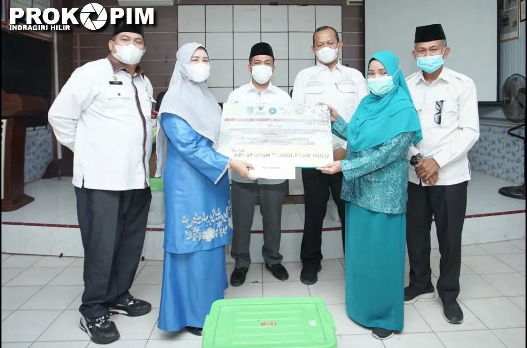 Ketua GSH Dan Baznas Inhil Salurkan Bantuan Paket Zakat Premium Ramadhan Di Kecamatan Tembilahan Hulu Dan Tempuling