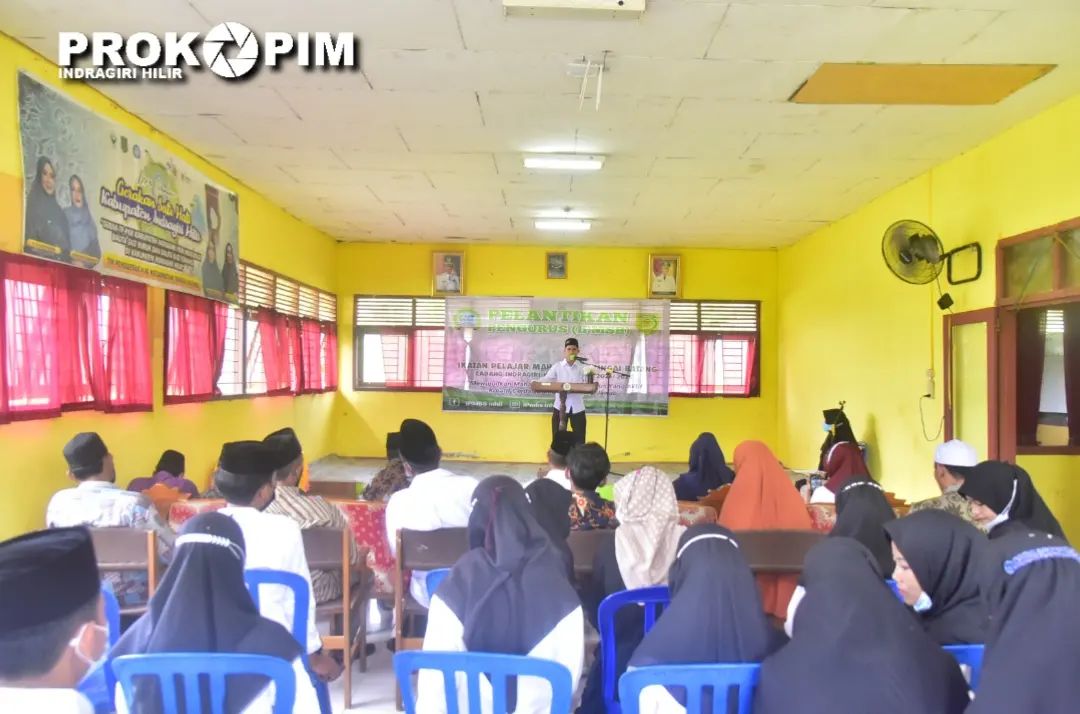 Lantik Pengurus IPMSB, Wabup Inhil Minta Mahasiswa Pikirkan Pembangunan Desa se-Kecamatan Sungai Batang
