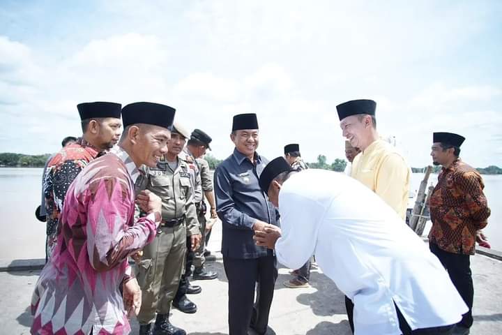 Bupati HM Wardan silaturahmi dengan Kades, BPD dan Forum Komunikasi RT/RW di Keritang