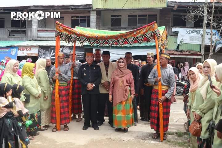 Bupati Inhil Hadiri Pelantikan dan Pengukuhan Pengurus Ranting IWSS Kecamatan Sungai Batang