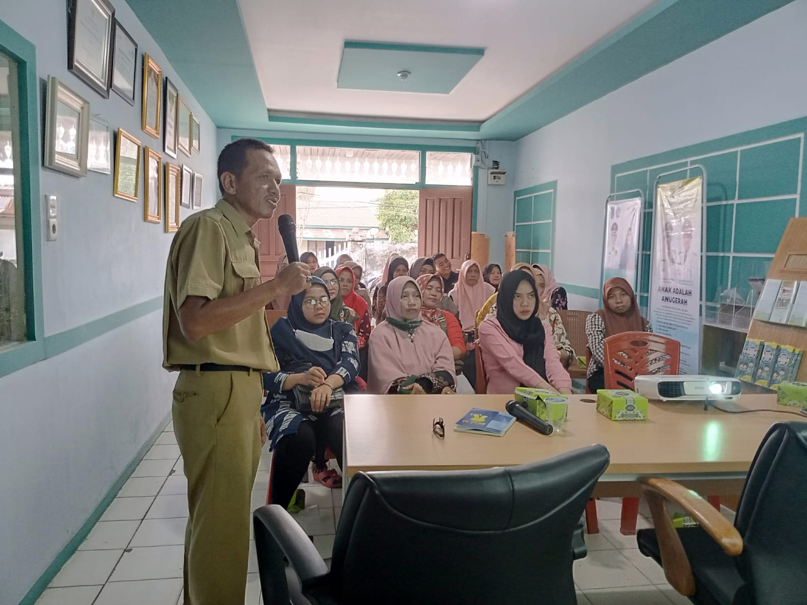 Berikan Pemahaman Pola Asuh yang Baik, DP2KBP3A Inhil Bersama BKKBN Riau Gelar Sosialisasi