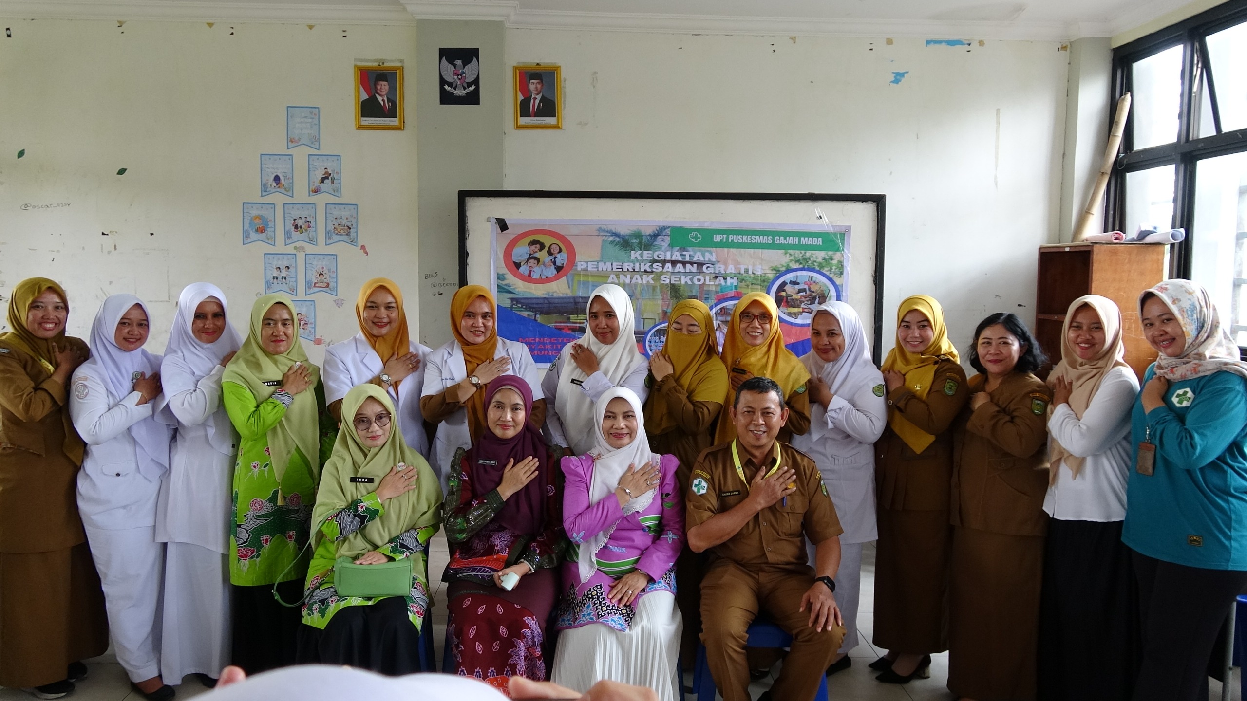 Ketua TP PKK Inhil, Katerina Susanti Dampingi Ketua PKK Riau kunjungan ke SMAN 1 Tembilahan