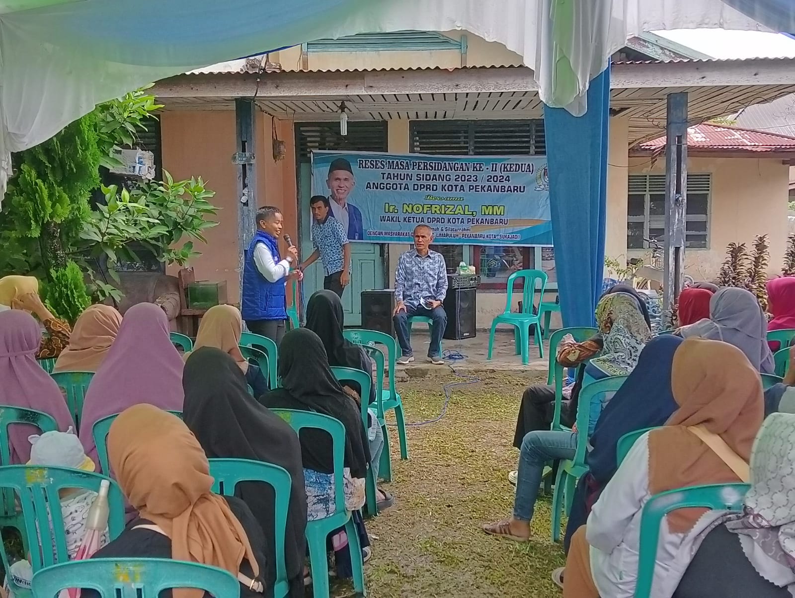 Wakil Ketua DPRD Nofrizal Sosialisasi Program UHC di Kelurahan Kedung Sari Sukajadi