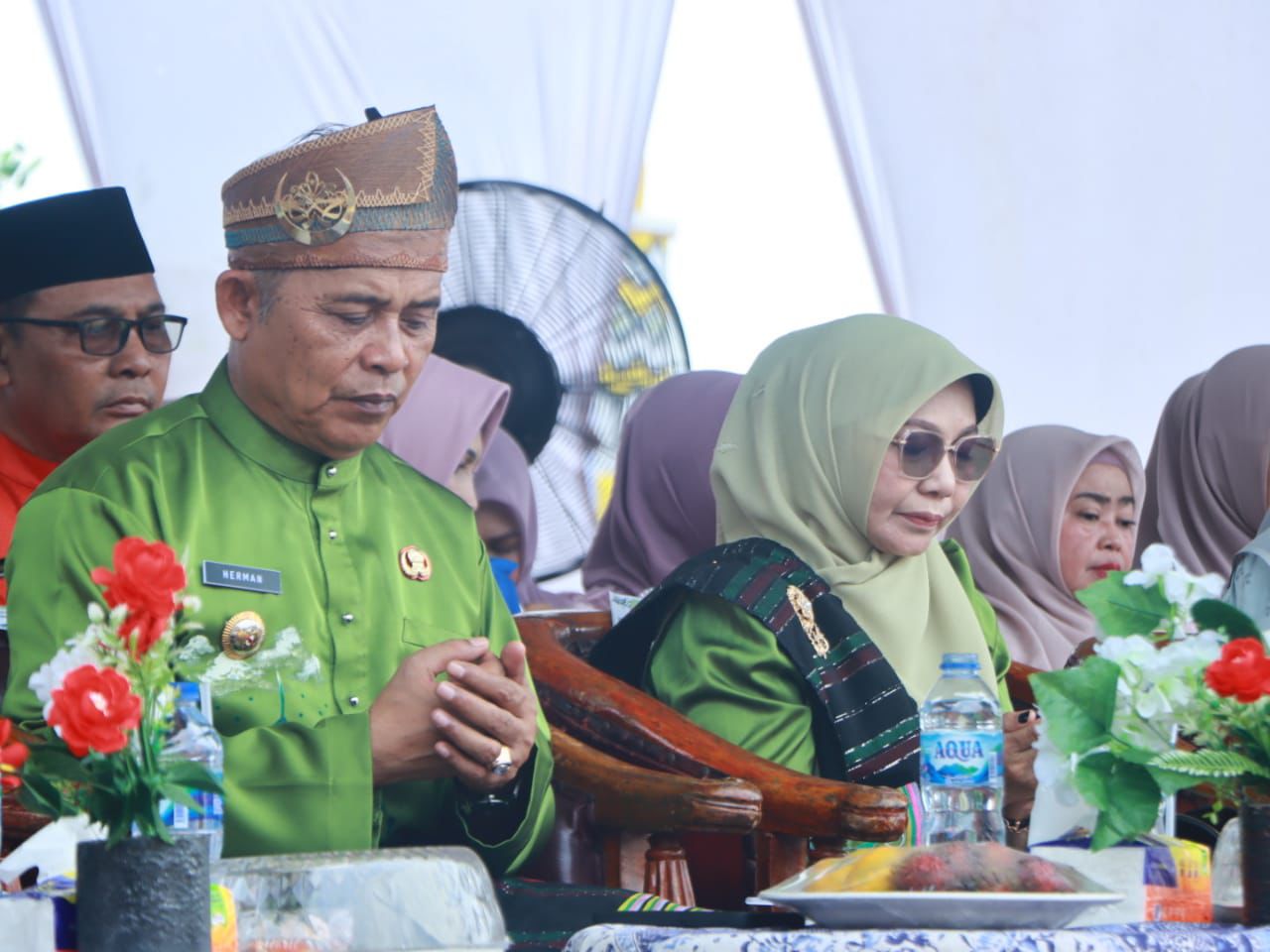 Bupati Inhil H. Herman Resmi Lepas Pawai Ta’aruf dan Buka Bazar MTQ ke-55 di Kecamatan Kempas